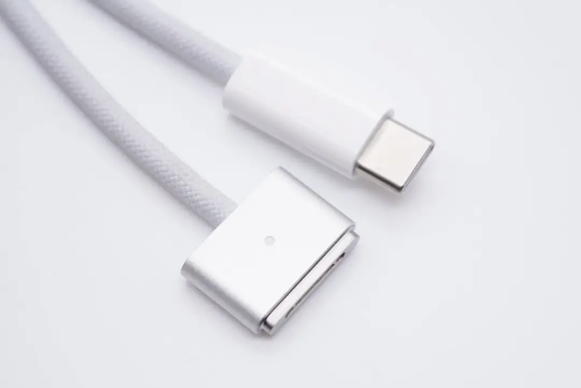 USB-C to MagSafe3